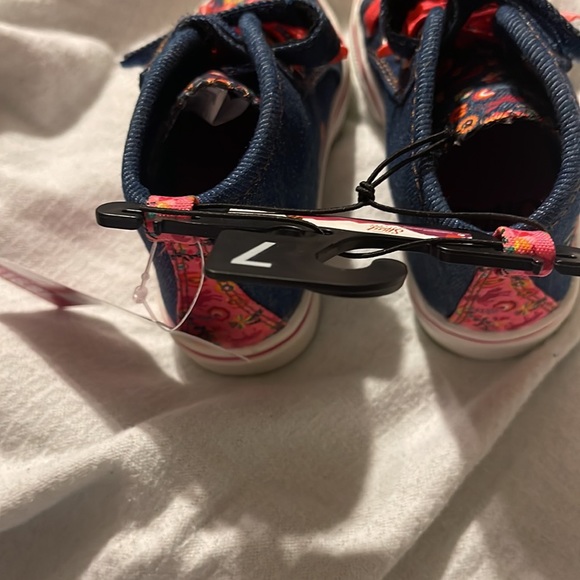 Hi tops - Picture 2 of 3